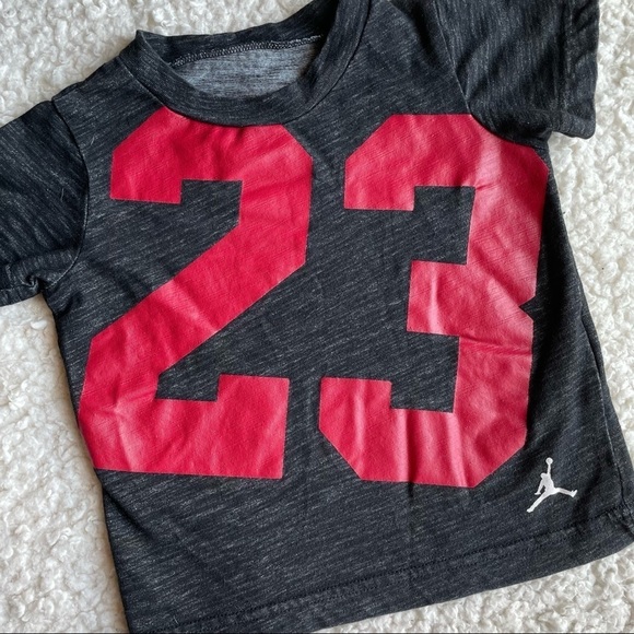 𝅺jordan 23 T-Shirt - Picture 3 of 5